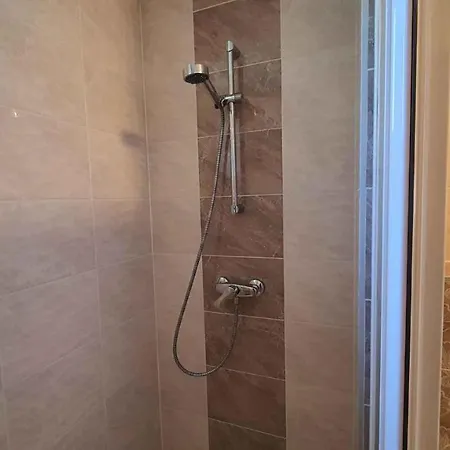 In - Balaton 41945 アパート