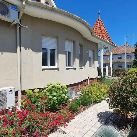 In - Balaton 41945 Daire *